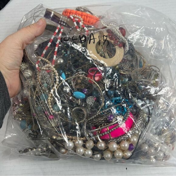 5 pounds of craft jewelry bundle vintage to current for repurpose - Picture 1 of 15